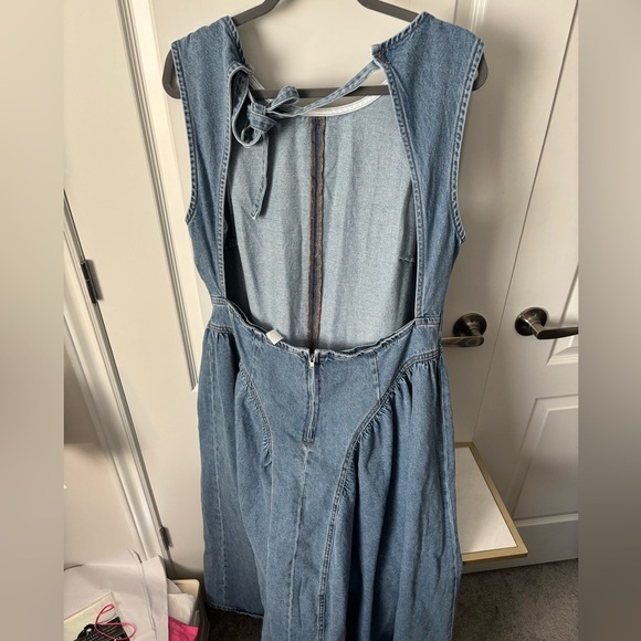 H&M | Viral Sold Out Denim Open-Back Dress | Size XL - Picture 6 of 7